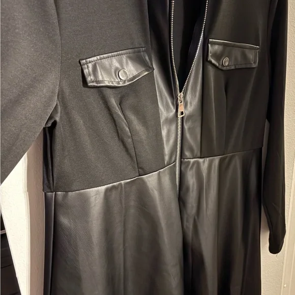 Elegant Black Zipper Dress - Picture 7 of 10